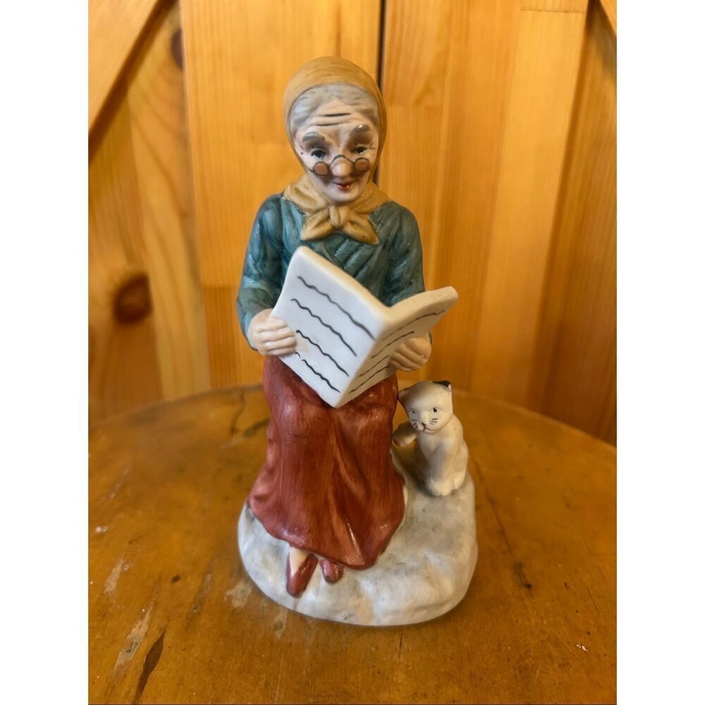 Vintage Figure OLDER LADYFIGURINE,SITTING WITH HER CAT (5558)